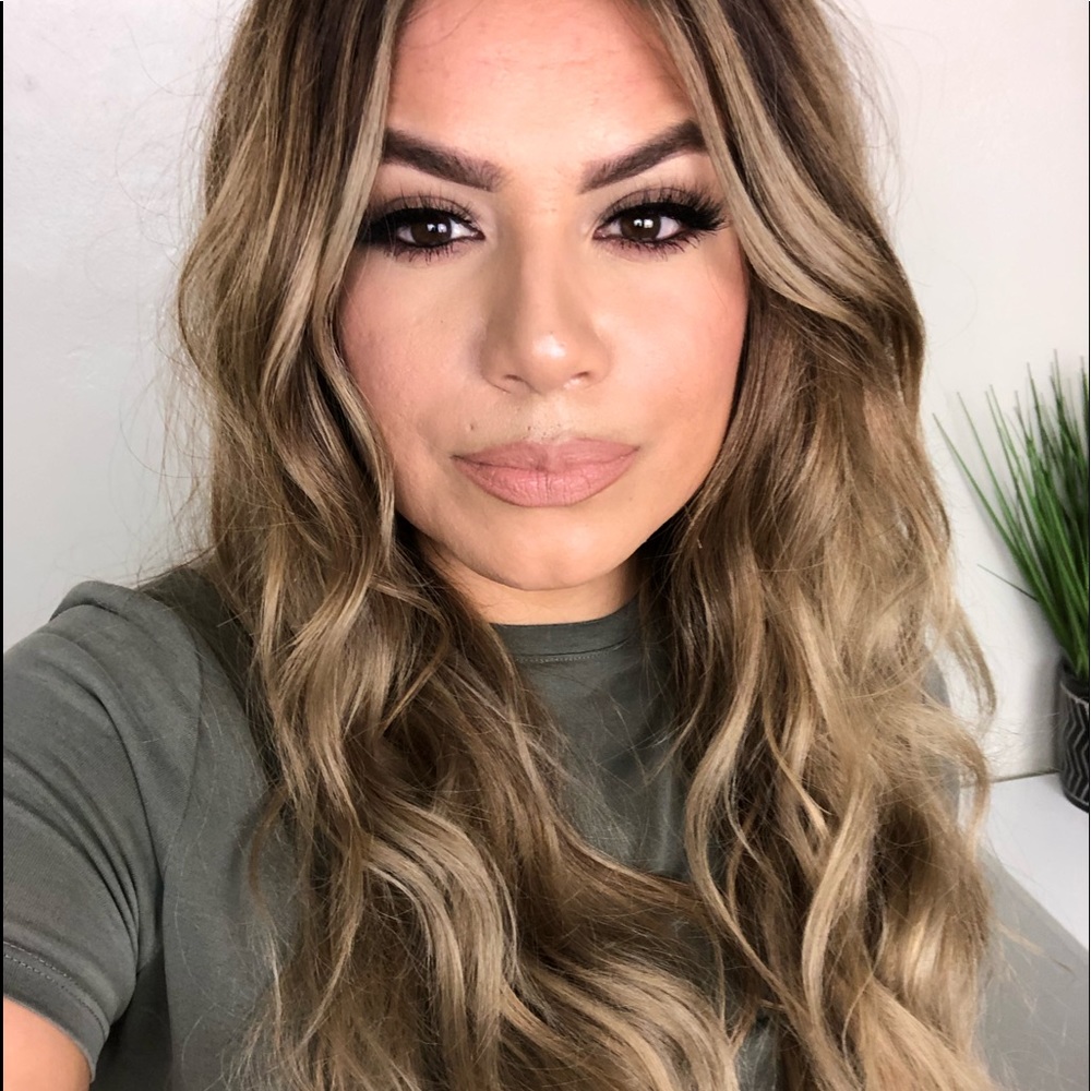 Meet your Posher, Raquel